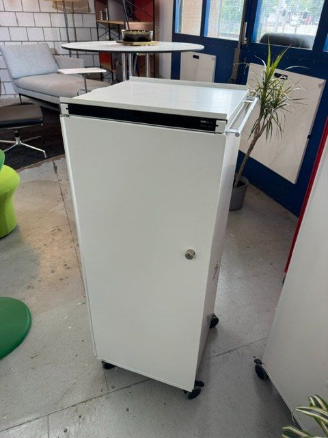 Bigla Korpus: Bigla Büro Caddy – Gebraucht aus Zollikofen von OberliAG