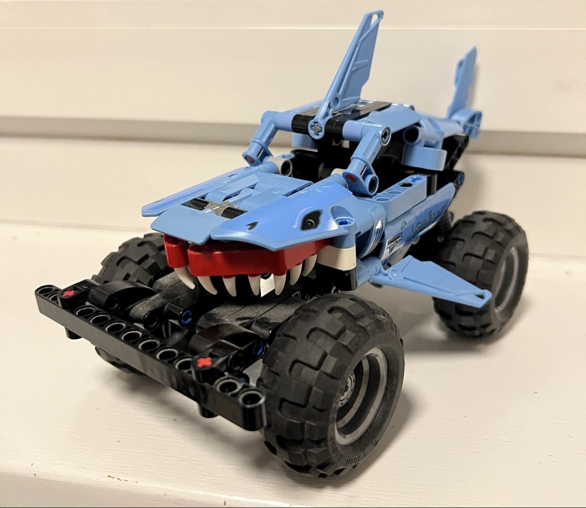 Lego Giocattoli: LEGO Technic Monster Jam Megalodon – Usato da Rikon im Tösstal venduto da Nuknuk