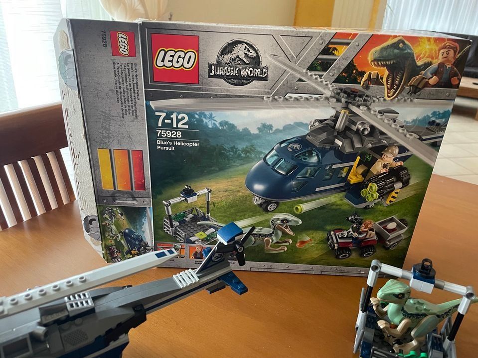 Lego 75928 Jurassic World Blue's Hubschrauber-Verfolgungsjag (Gebraucht ...