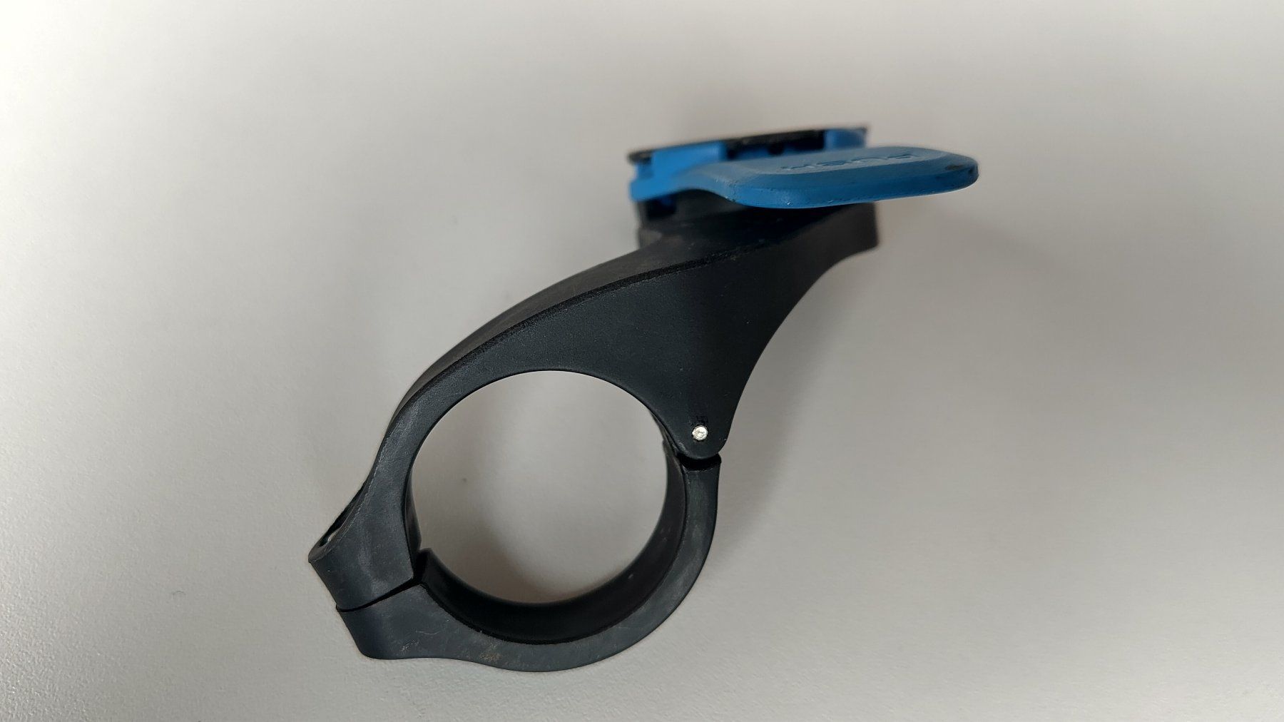 Quad Lock Staffe: QuadLock Universal Out Front V3 Handyhalter – Usato da Aarau Rohr venduto da os1_8fzk 2