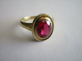 Antiker Fingerring mit Stein  Gold GAM  9 Karat