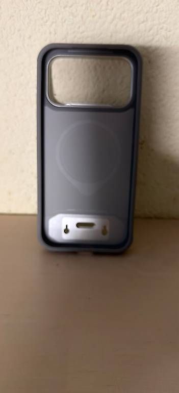 Cover & Protezioni schermo: Khronos iPhone Pro Max 17 Hülle – Usato da Effretikon venduto da ABIT 1
