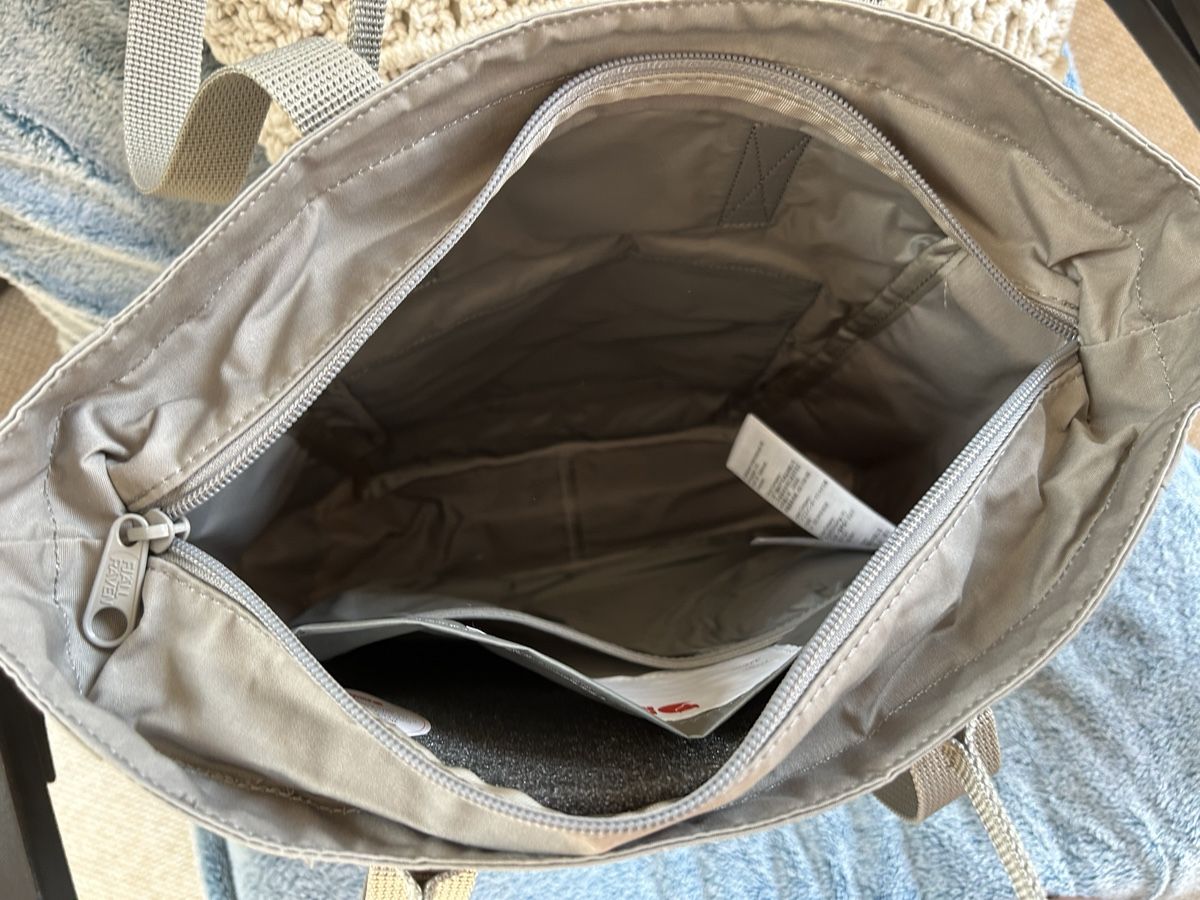Fjällräven Zaini: Fjällräven Rucksack grau – Usato da Wohlen b. Bern venduto da Honeypie 2