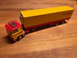 Scania 140 Super – Kühl-Sattelzug – Gelb/Rot
