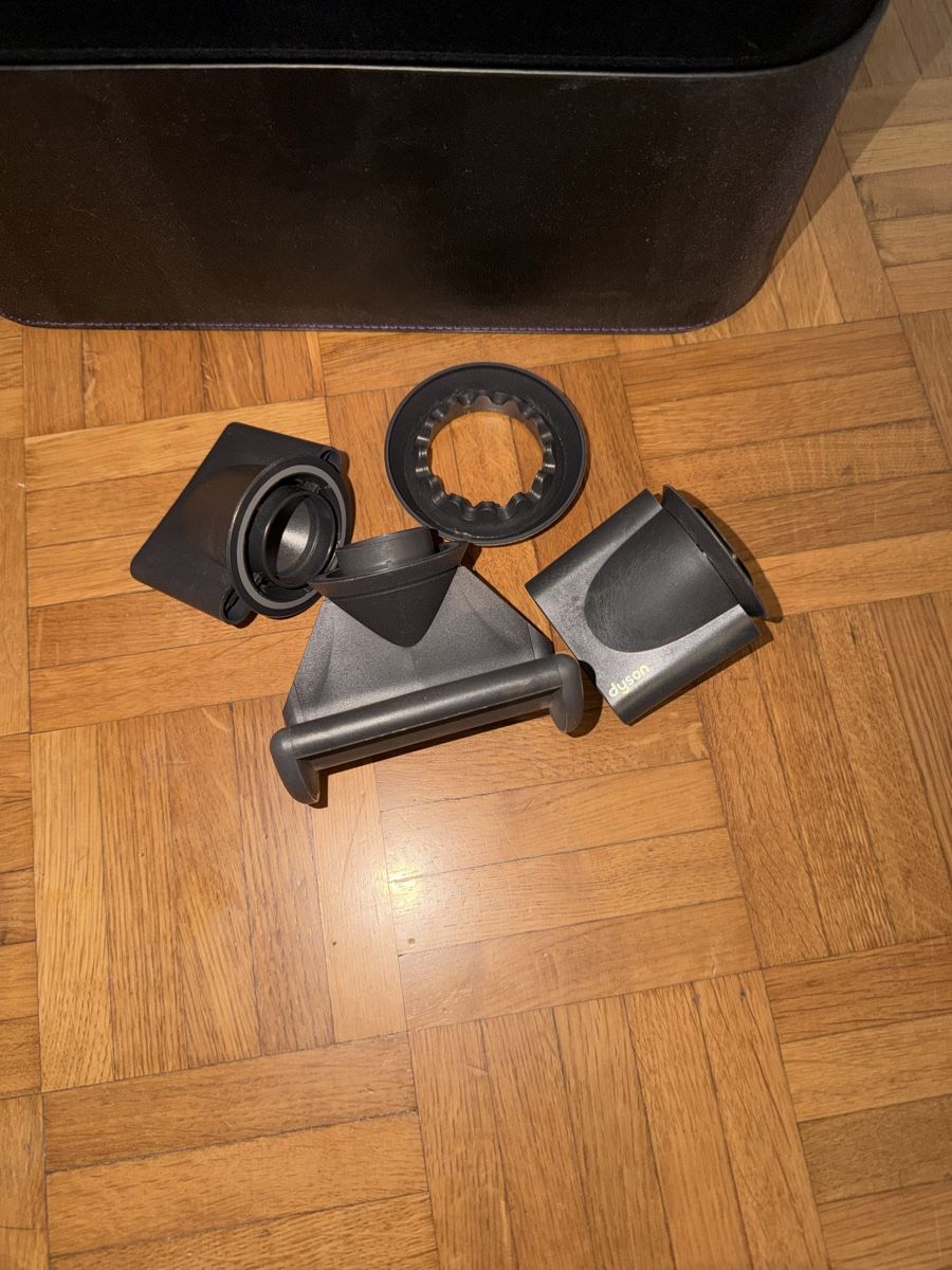 Altro in Decorazioni & Accessori: Coffrer de rangement dyson supersonic et embouts – Nuovo (secondo la descrizione) da Carouge GE venduto da vaz_h5dy 2