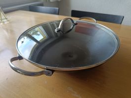 Wok aus Gusseisen von Kuhn Rikon