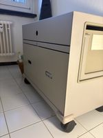 Vitra Büroschrank auf Rollen hellgrau 77cm hoch