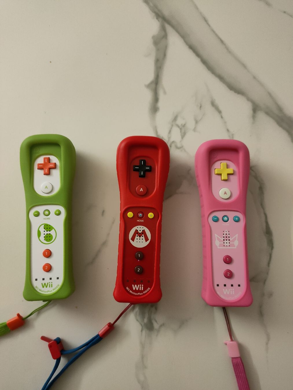 Nintendo Controller: Wii Controller Set Verschiedene Spezial edition Top Zustand – Neu (gemäss Beschreibung) aus Oensingen von ece_8k7q 5