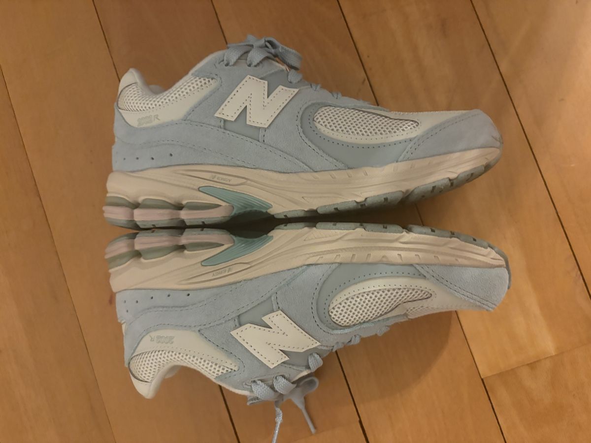 New Balance Scarpe da uomo: New Balance 2002R hellblau Grösse 37.5 Neu – Usato da Zürich venduto da 123456789juju 7