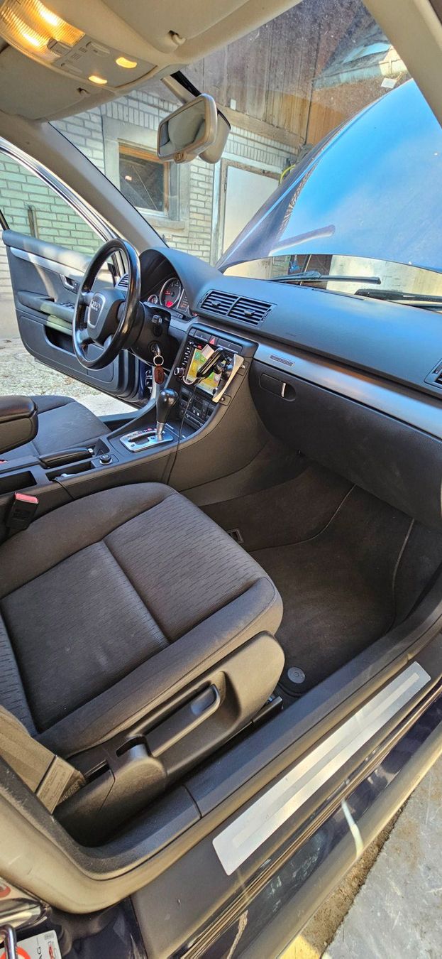 Audi Autos: Audi A4 B7 3.0 TDI – D'occasion à Lauperswil par KTM-DrIVEr 8