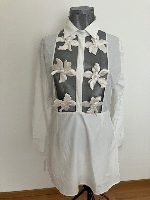 Shein Kleider: Robe blanche originale avec fleurs - T M – Gebraucht aus Marin-Epagnier von rchouchouu