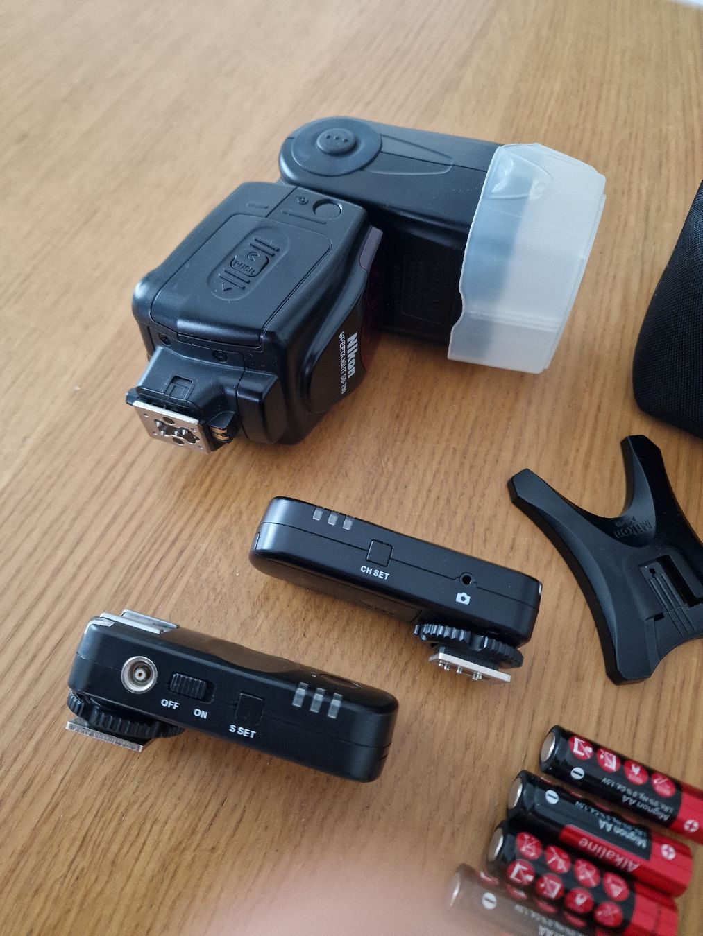 Nikon Blitze: Nikon Speedlight SB-700 Flash Kit + Trigger Wireless – Gebraucht aus Canobbio von alemaodoidao 1