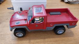 Schleich Pick-up mit Pferdeanhänger und Figur