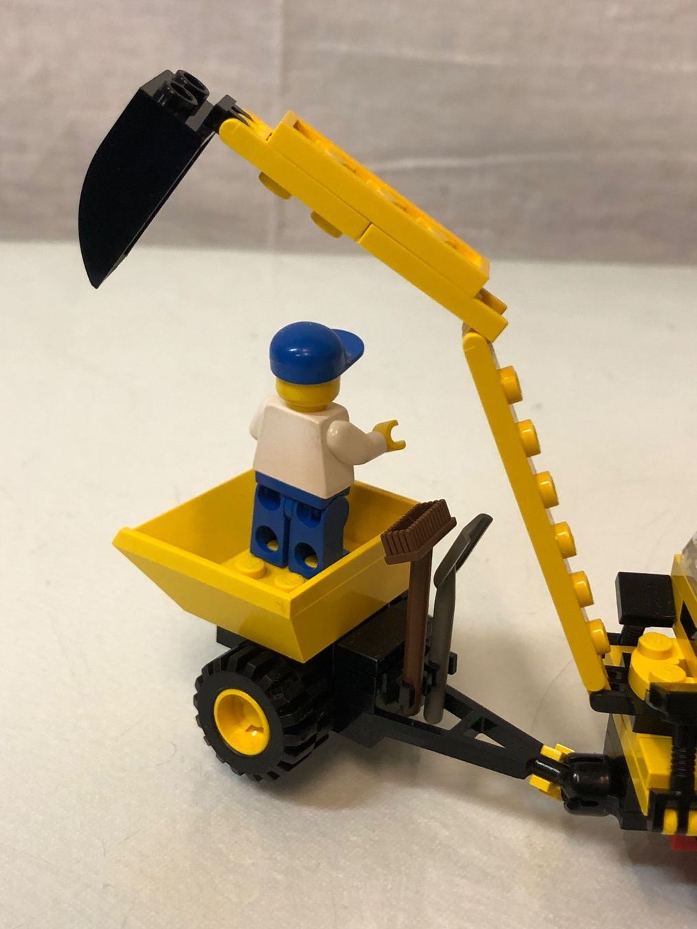 Lego Kit di costruzioni: LEGO 4543 - Tractor Flatbed 9V Eisenbahn Tieflader Waggon – Usato da Brunnen venduto da Allerwaren 8