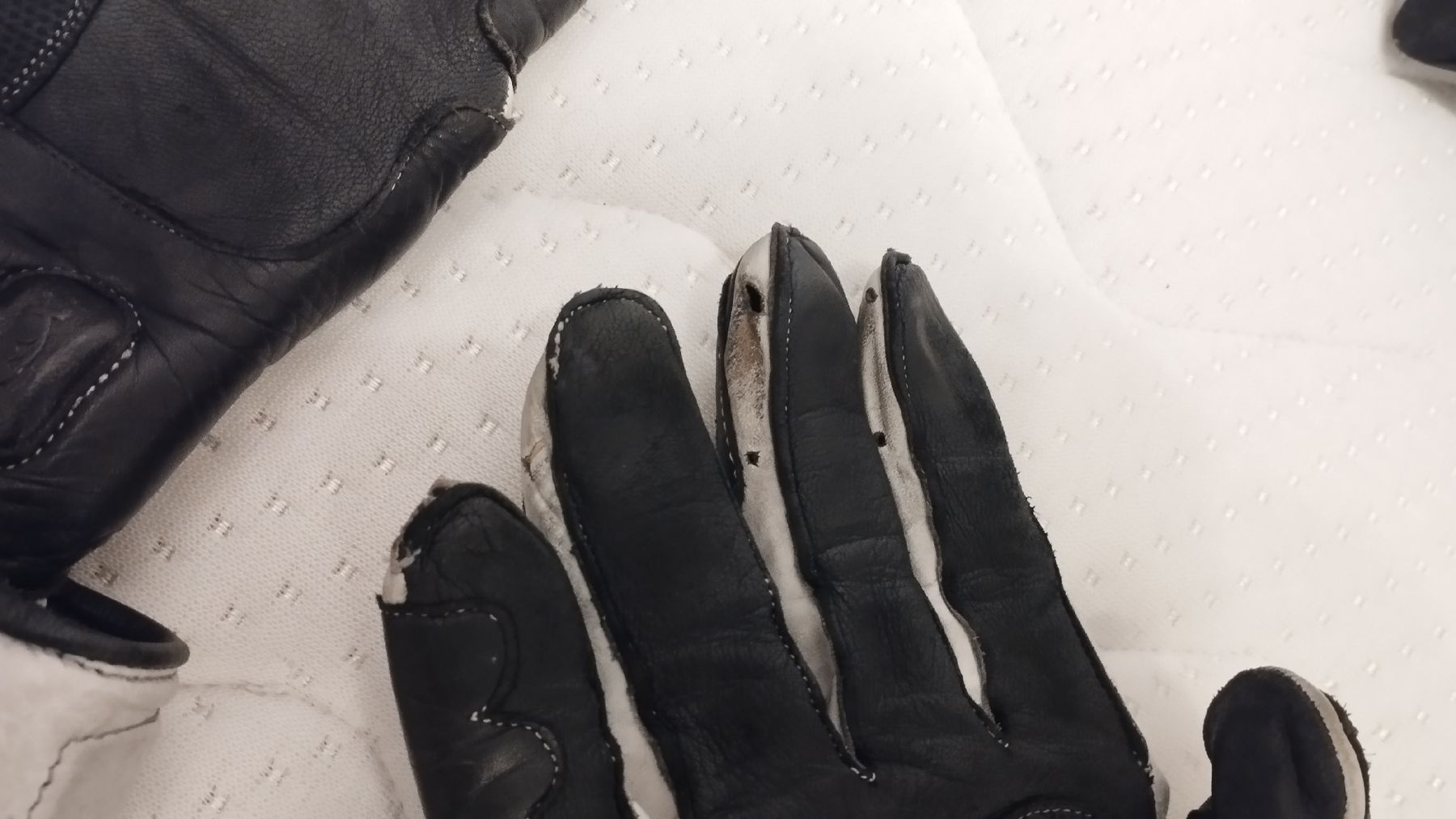 Held Guanti & manicotti: Held Motorradhandschuhe, Leder, Grösse L 9, stark gebraucht – Difettoso da Basel venduto da Schof 7