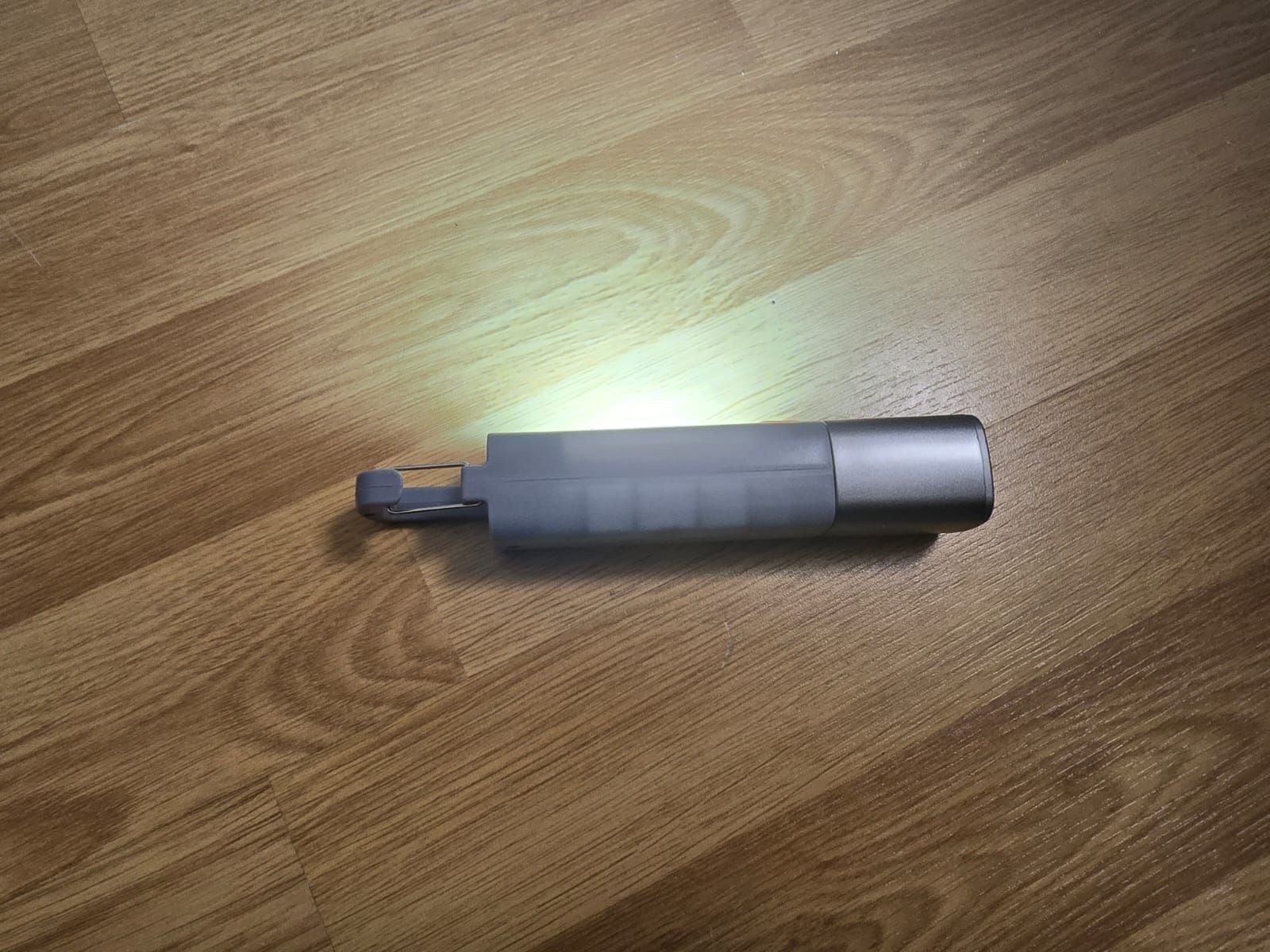 Lampade: Super praktische Arbeitsleuchte, neu – Nuovo e nell'imballaggio originale da Zürich venduto da dev_5brj 2