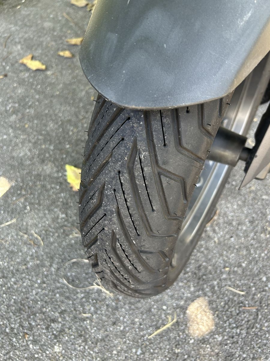 Yamaha Scooters: Yamaha X-Max 300 – Gebraucht aus Wollerau von nic_vj8g 4