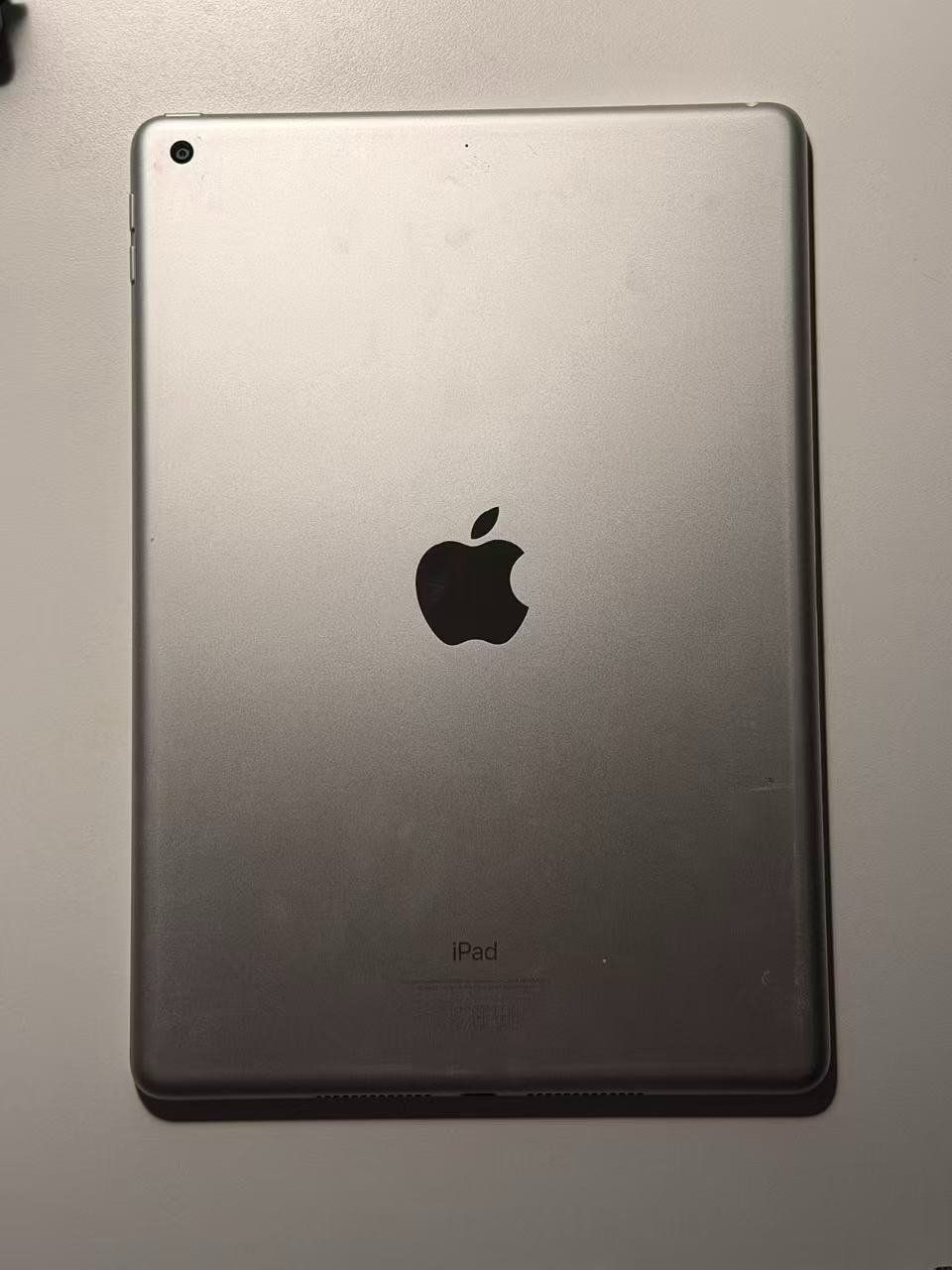 Apple Tablettes PC: iPad 9th Generation Silver 64GB Wifi No Case No Cable – D'occasion à Zürich par ric_wz68 1
