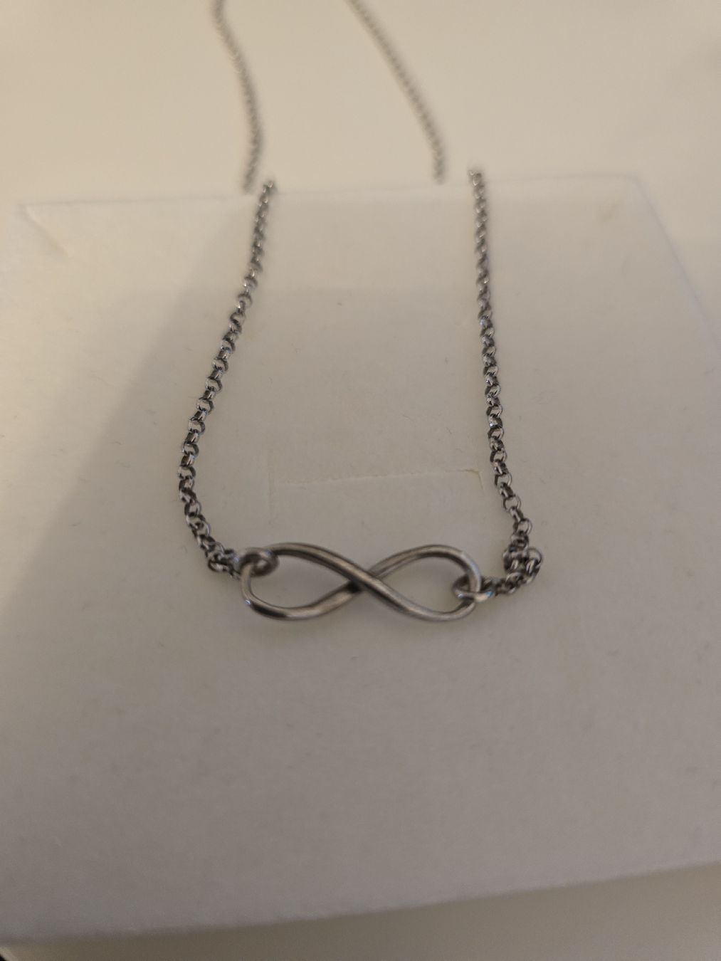 Catenine: Chaîne avec pendentif symbole infini  – Usato da Cugy VD venduto da CBO2020 2