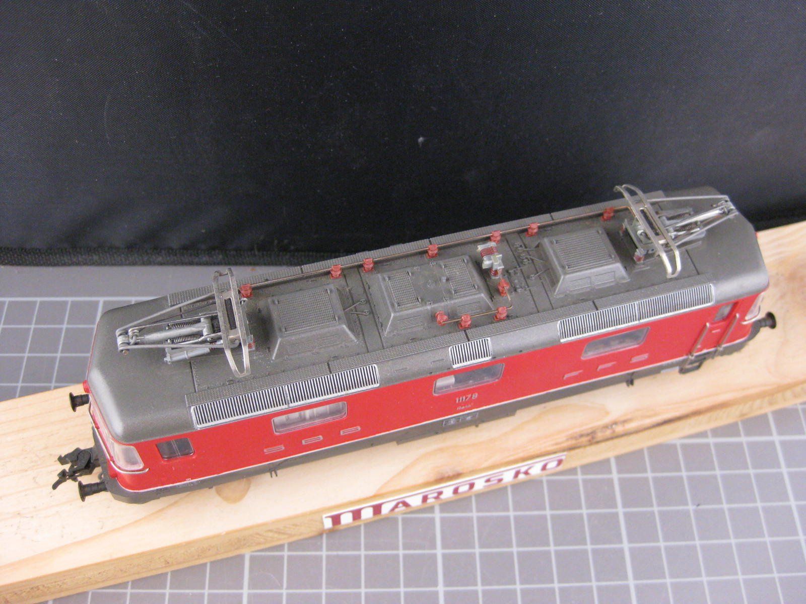 Fleischmann Modelleisenbahnen: Fleischmann SBB Re 4/4 II rot, mit passender Fleischmann Sc – Gebraucht aus Malters von Marosko 1