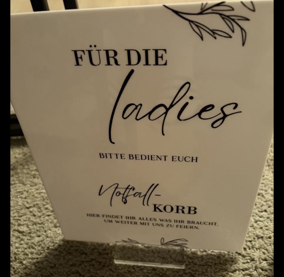 Tutte le decorazioni: Notfallkörbchen Schild Hochzeit Deko – Usato da Horgen venduto da AA.AW55 2
