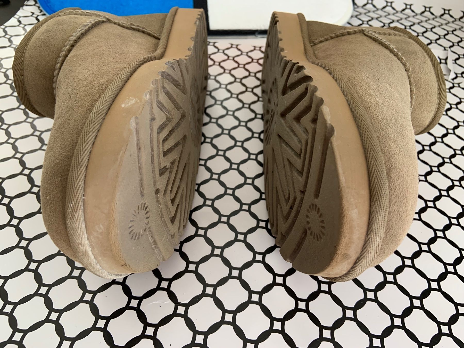 Ugg Scarpe da donna: Ugg Ultra Mini, olive/alp braun, Gr. 38 – Usato da Niederteufen venduto da mix18 9