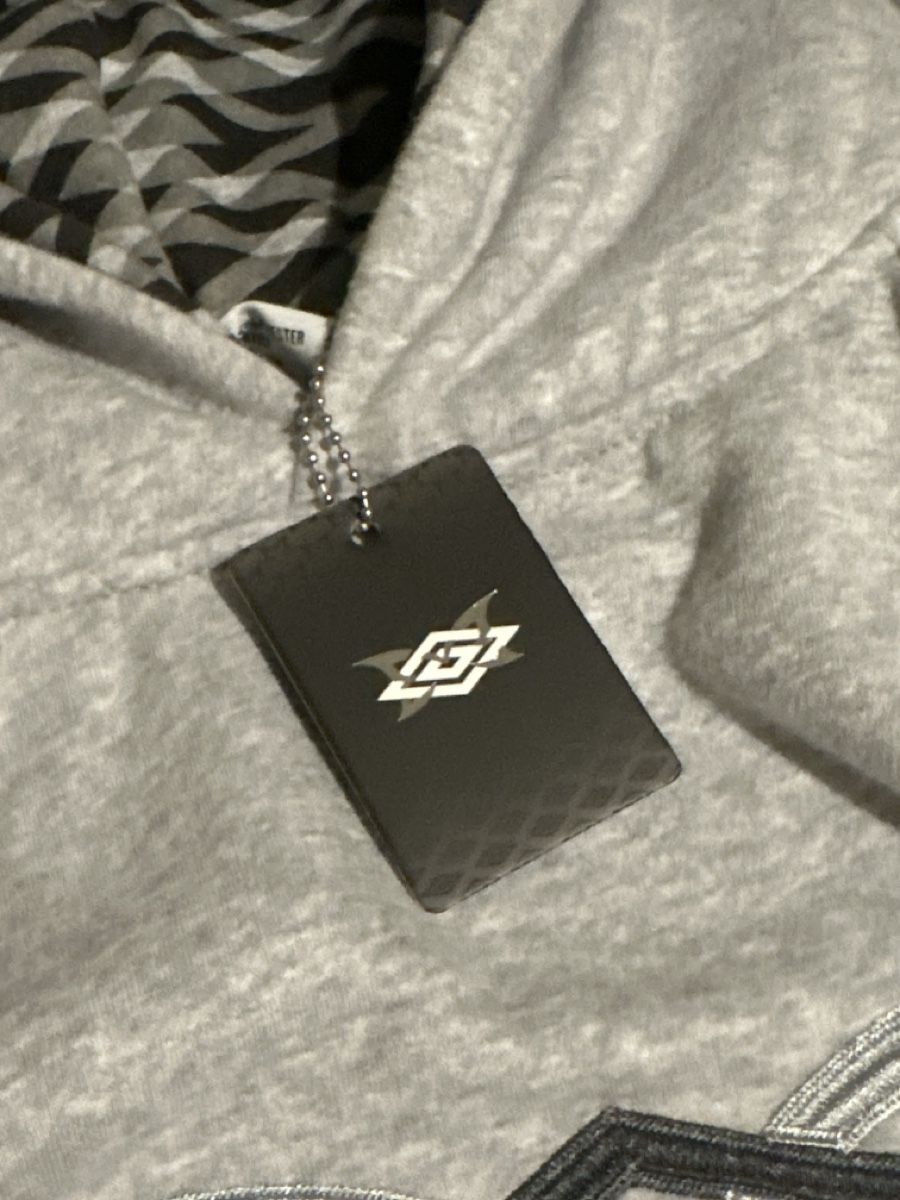 Pulls & Sweat-shirts: Sweat Metra X Umbro taille M  – Neuf avec emballage d'origine à Renens VD par acc_x6fw 4