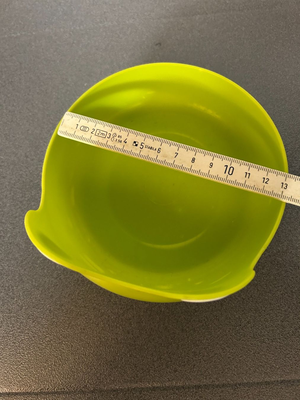 Set di piatti: 14-teiliges Kinder-Teller- und Schüssel-Set – Usato da Küsnacht ZH venduto da filo_fila8700 8