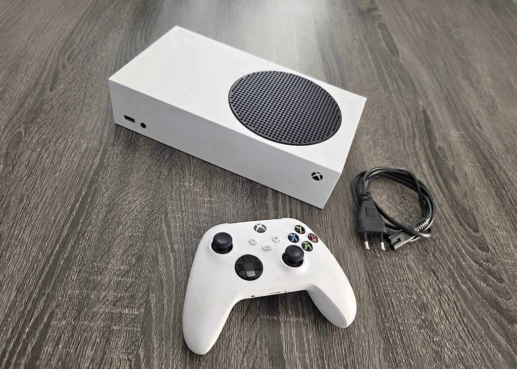 Konsolen: Xbox Series S 512Go + manette  – Gebraucht aus Haute-Nendaz von adr_m5xh