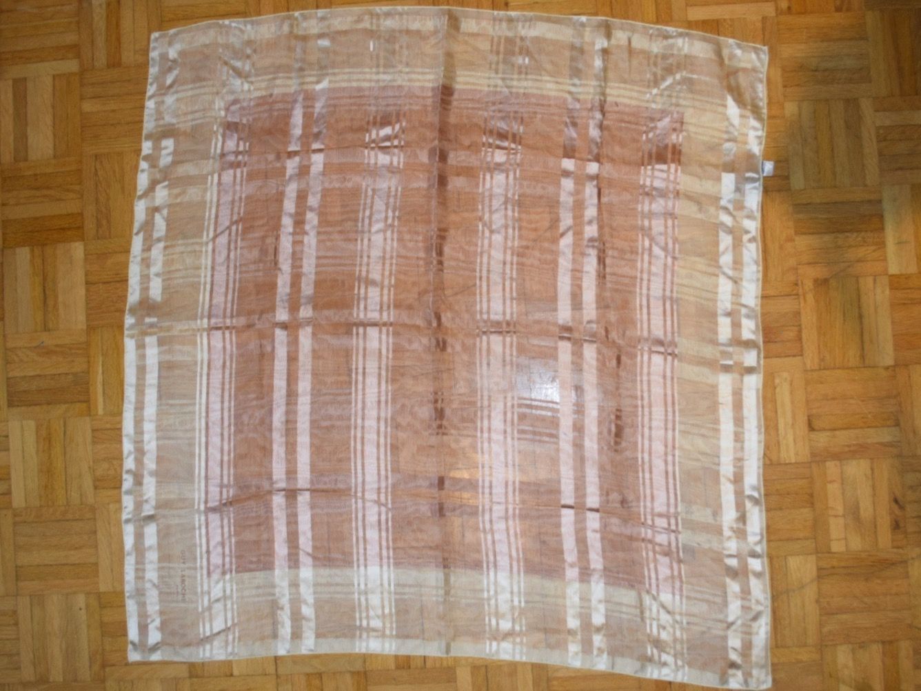 Foulard & Sciarpe: Schönes Seidenfoulard, 100% Seide – Usato da Brienz BE venduto da mondchatz1