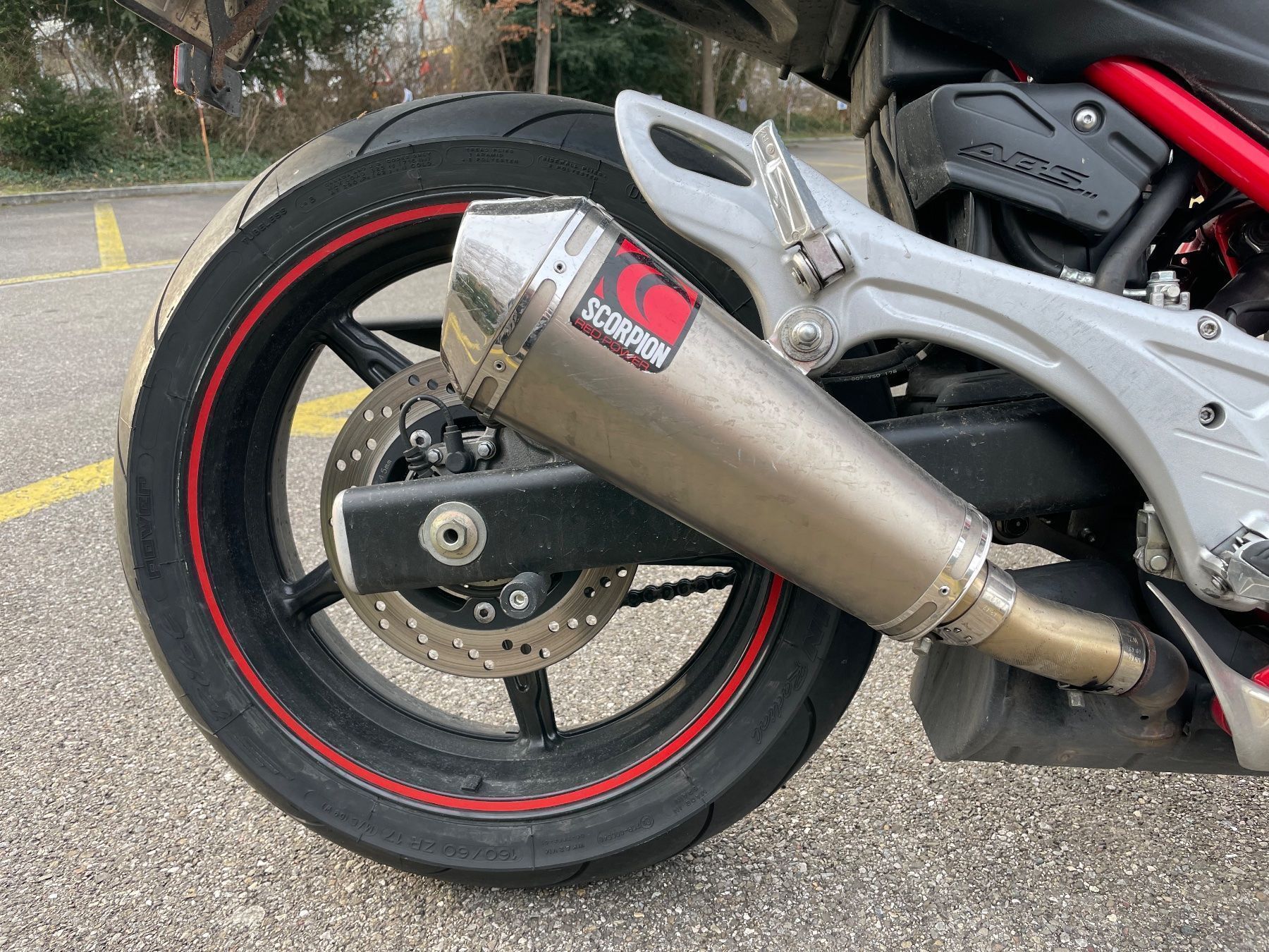 Suzuki Strada: Suzuki SFV 650 Gladius ABS – Usato da Zürich venduto da juanjoch 3
