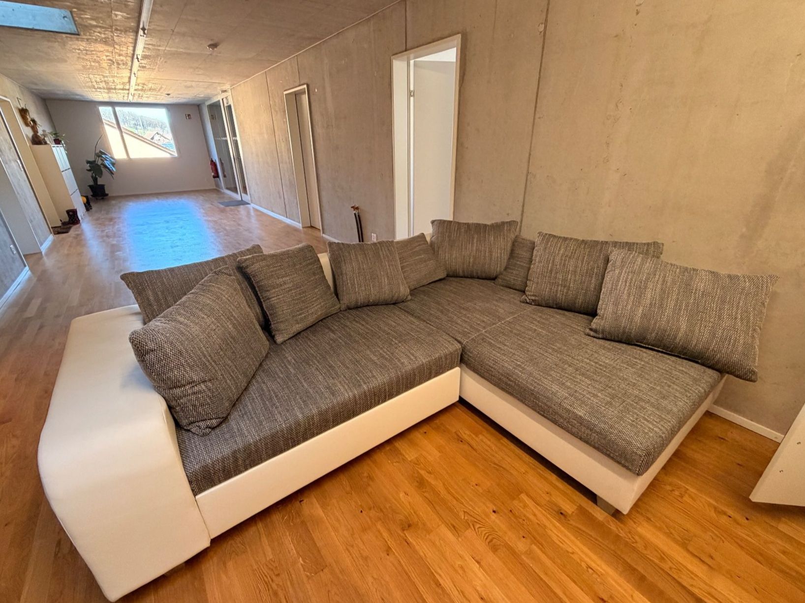 Conforama Divani: Gemütliches Eck-/Schlafsofa mit viel Platz, fast wie neu – Usato da Zuzgen venduto da 19daniela89