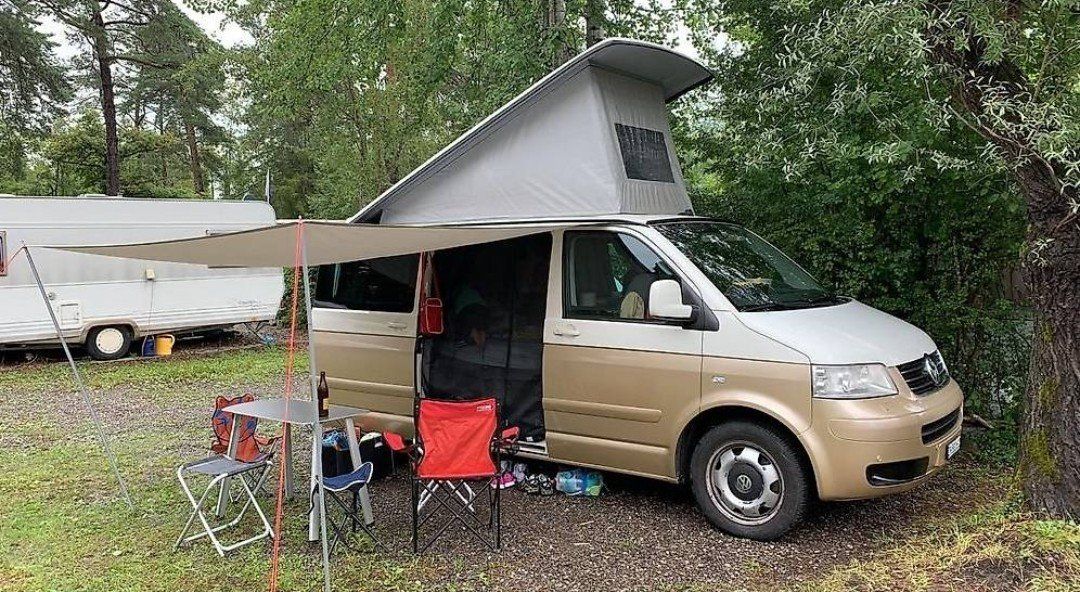 VW Veicoli da campeggio: VW T5 mit Aufstelldach - Benziner! – Usato da Rekingen AG venduto da Rapha690