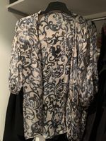 Wunderschöner Damen Oberteil aus Seide. Italienische Mode