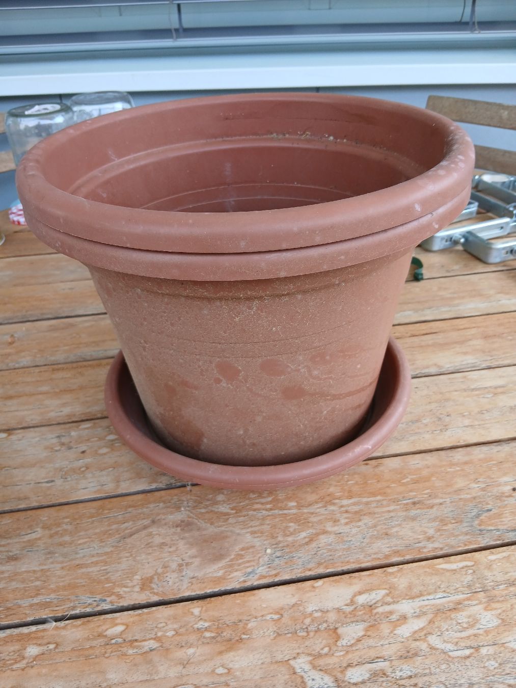 Vasi per fiori: 2 Blumentopf braun mit Unterteller gebraucht – Usato da Effretikon venduto da ann_mg5q