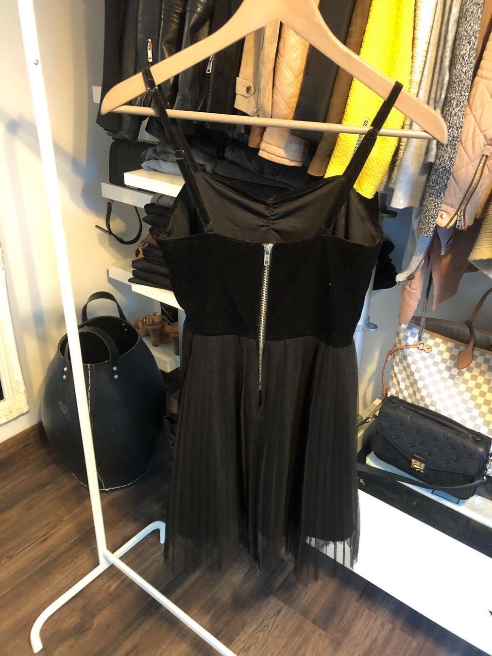 Kleider: Süsses Kleid mit Samt und Tüll – Gebraucht aus Buchs ZH von crazyhandbaggirl123 1