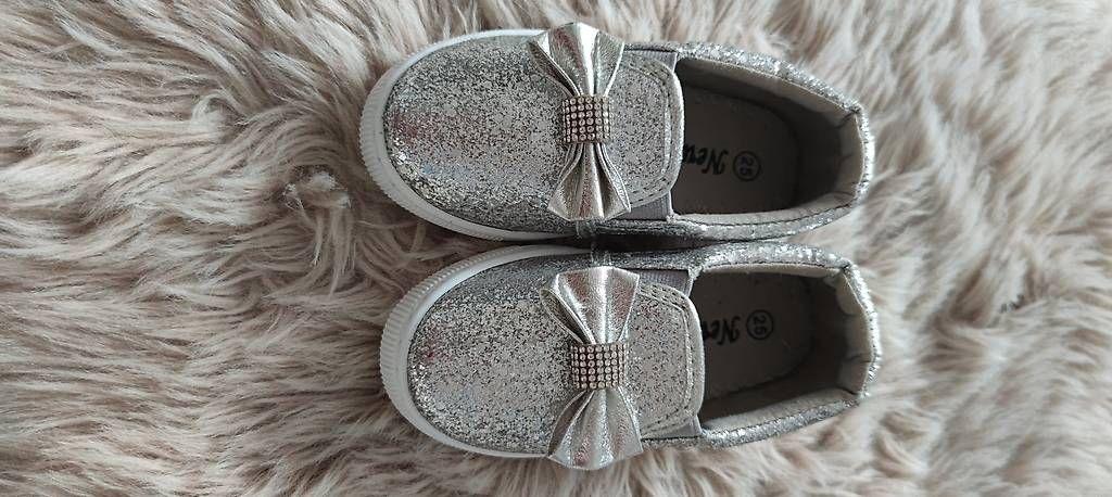 Scarpe per ragazze: Wunderschöne Mädchenschuhe - Grösse 25 – Nuovo e nell'imballaggio originale da Teufenthal AG venduto da Agnieszka93 2