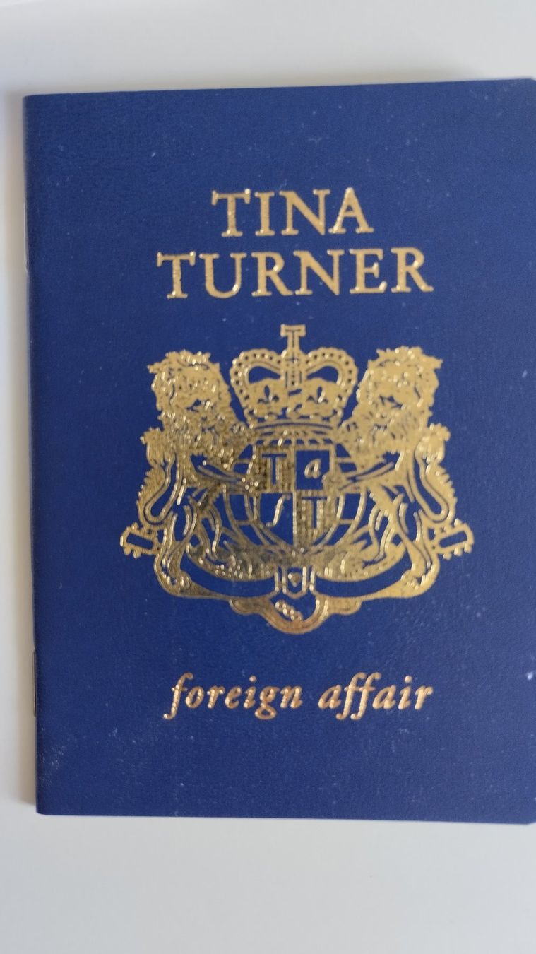 CD: TINA TURNER CD/DVD BOX FOREIGN AFFAIRS – Nuovo (secondo la descrizione) da Basel venduto da Bal-Sagoth 8