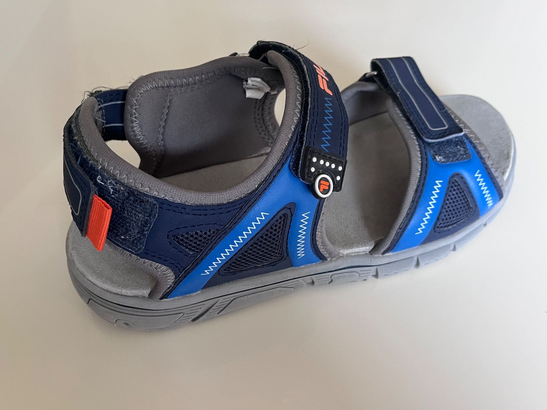Fila Scarpe per ragazzi: Sandales bleues garçon taille 38 – Usato da Cornaux NE venduto da mcsm 2