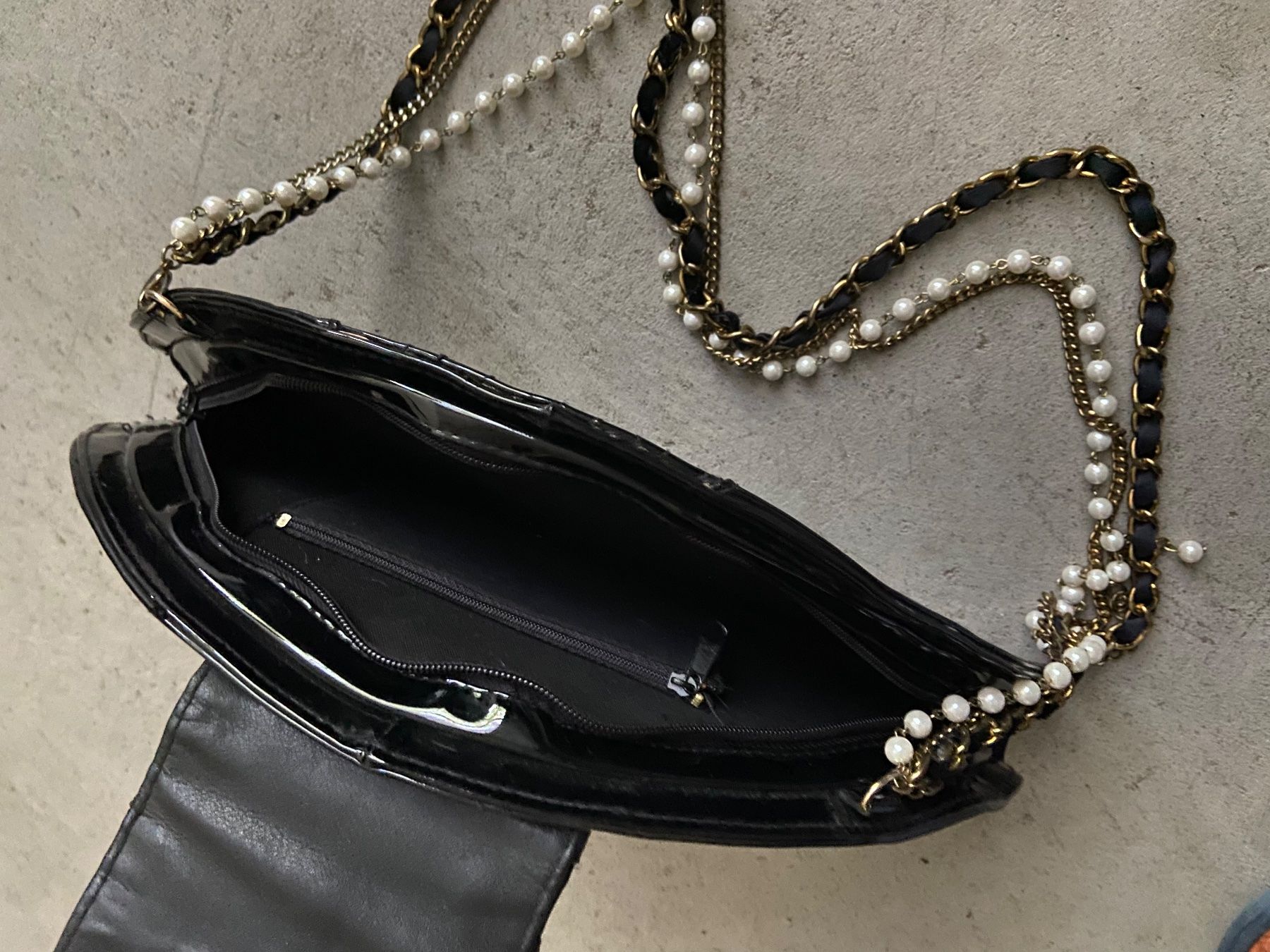 Borse da donna: Original 80s Vintage Lacktasche – Usato da Zürich venduto da enjoyxvintage 1