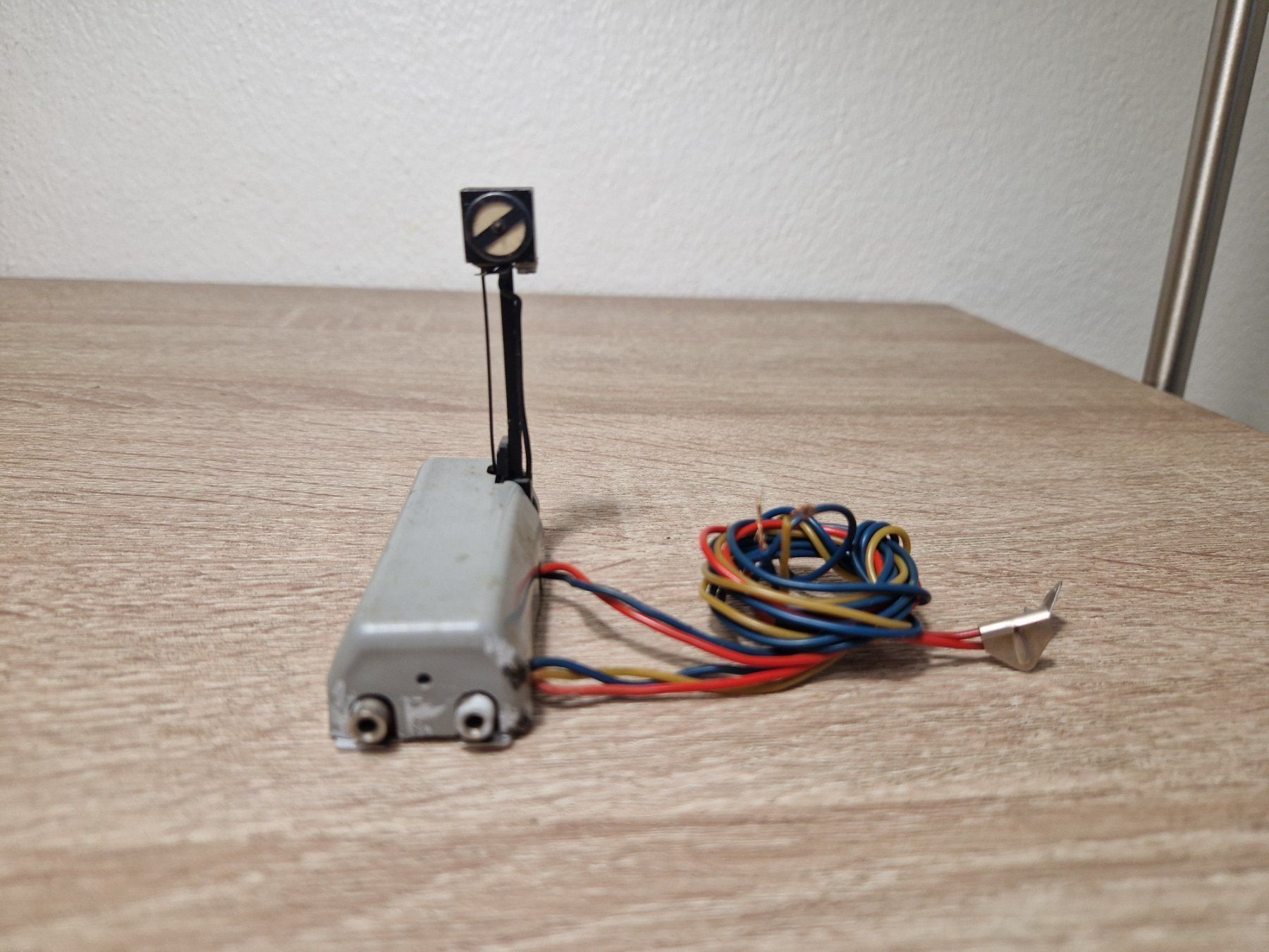 Märklin Modellini di ferrovie: Märklin 7042 Gleissperrsignal H0 – Usato da St-Aubin-Sauges venduto da Lo_Go