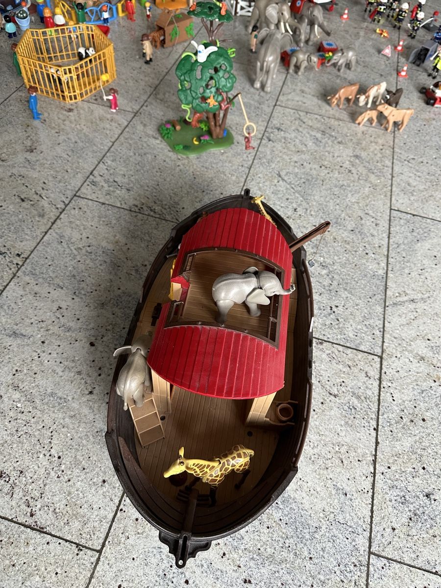 Playmobil Spielzeuge: Grosser Playmobil Zoo mit Arche Noah, Figuren und Zubehör! – Gebraucht aus Gisikon von sabee2 4