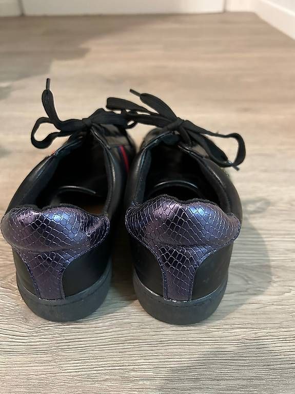 Scarpe da donna: Sneakers  – Usato da Schwerzenbach venduto da nic_zt5r 2