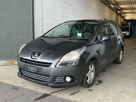 PEUGEOT 5008 1.6 16V T Active
