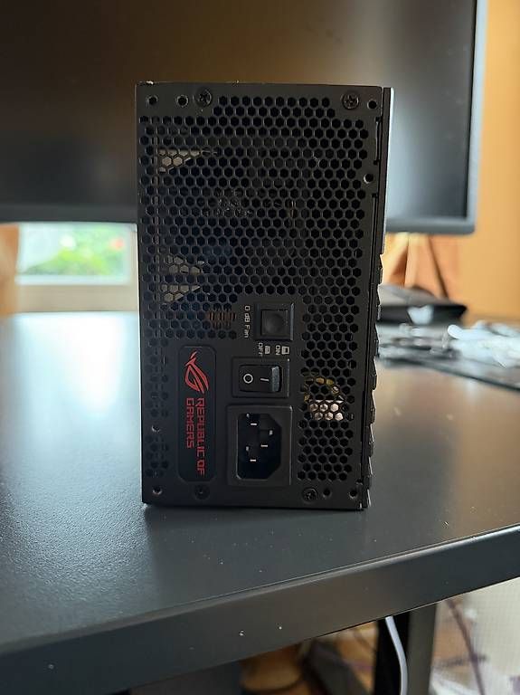 Asus Componenti elettronici: ASUS ROG Thor 1200 Platinum PSU Netzteil – Nuovo (secondo la descrizione) da Bern venduto da Jer__59 2