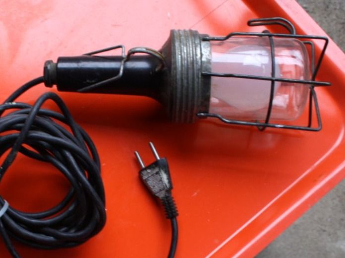Lampade: VINTAGE LAMPE – Usato da Wauwil venduto da Pneuedy
