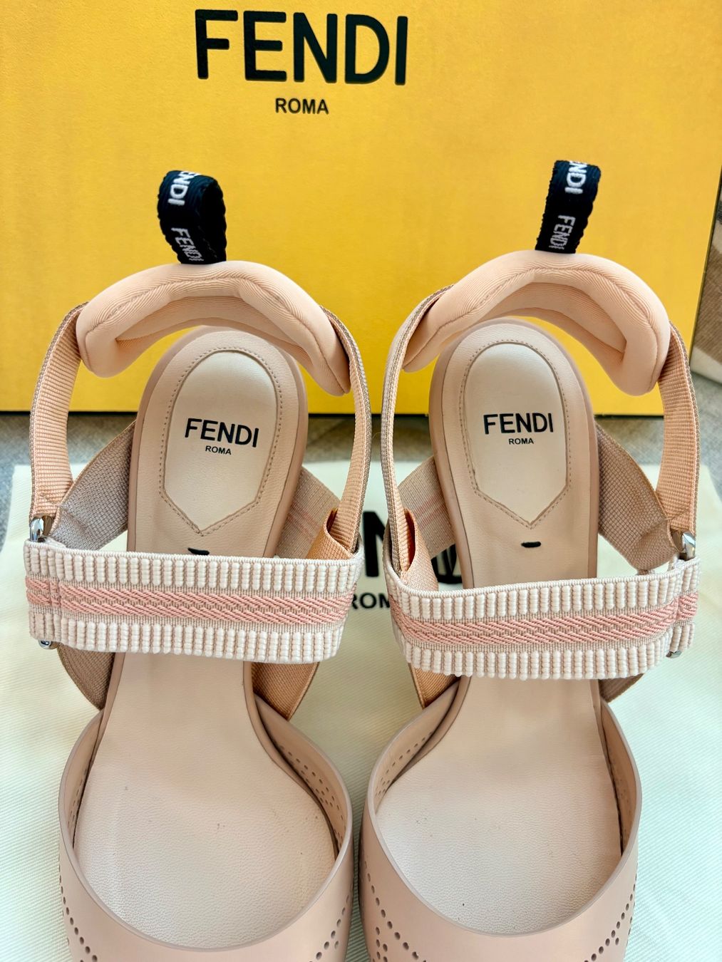 Fendi Scarpe da donna: Fendi Colibri Pumps - 36 – Nuovo (secondo la descrizione) da Rolle venduto da elisolle 4