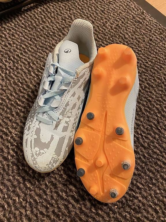 Scarpe per ragazzi: Fussball schuhe gr. 30 Neu – Usato da Eschlikon TG venduto da Sabrina193