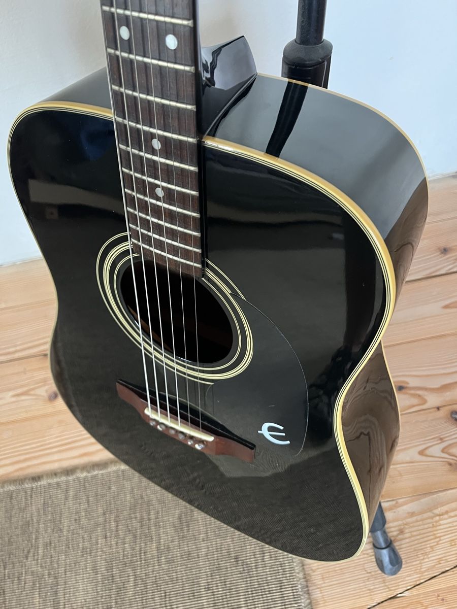 Epiphone Strumenti musicali: Epiphone Westerngitarre – Usato da St. Gallen venduto da Audiophil84 2