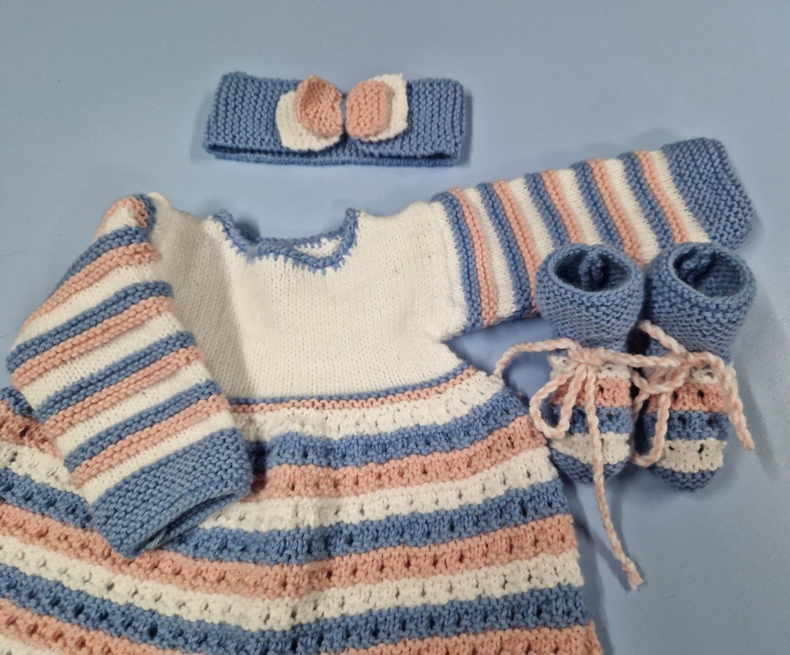 Vestiti & Gonne: Ensemble robe tricoté main 3-6 mois UNIQUE – Nuovo e nell'imballaggio originale da St-Imier venduto da goodber 2